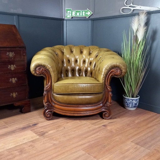 Poltrona club Chesterfield in stile barocco