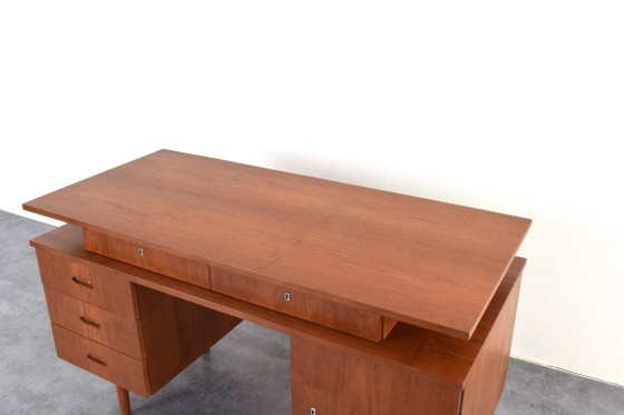 Escritorio de teca de mediados de siglo, década de 1960. – Wood (photo 17 of 18)