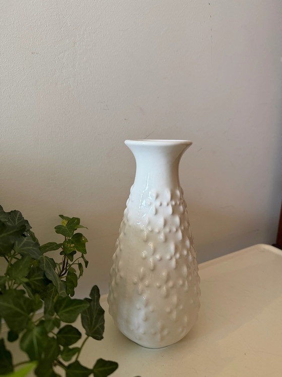 Jarrón blanco West Germany años 70 – Jarrones, Ceramic (photo 3 of 8)