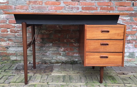 Vintage, Design Bureau. Teak. Jaren 60 – Wood (photo 15 of 15)