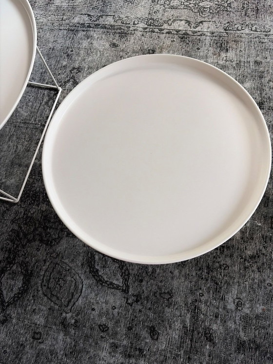 Image 1 of 3 tables basses blanches B&B de tailles différentes