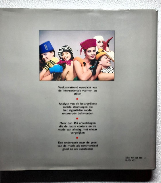 Image 1 of (W038) Libro de consulta sobre moda (edición holandesa) Amy De La Haye