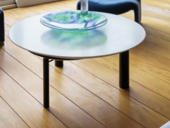 Image 1 of Coffee table with extendable top