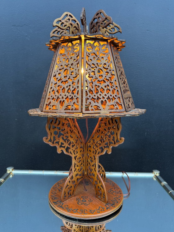 Image 1 of Lampe bois ajouré style exotique années 60