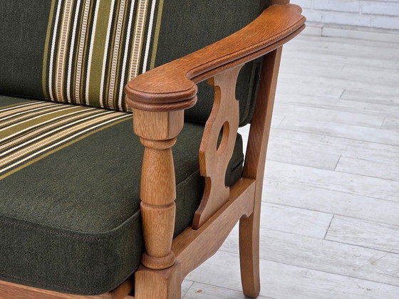 Image 1 of Deense driezitsbank uit de jaren 70, bekleed met groene meubelwol en gemaakt van massief eikenhout.