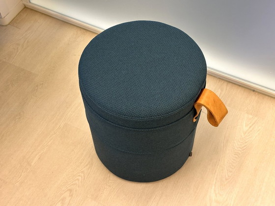 Pouf Bolia Grab Petit Ø40 Bleu OOOJA Design – Poufs & repose-pieds, Leather, Textile (photo 5 of 5)