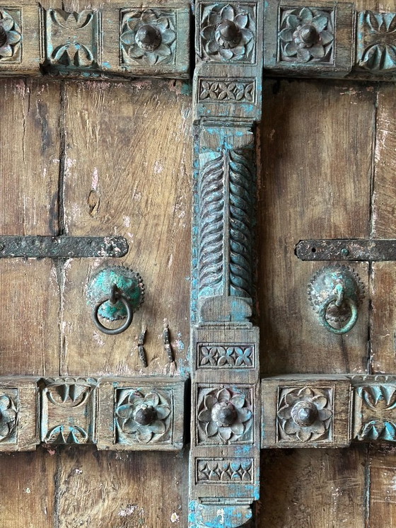 Image 1 of Armoire à porte sculptée à la main, ancienne, de style indien – meuble en bois unique / pièce maîtresse (213 cm)