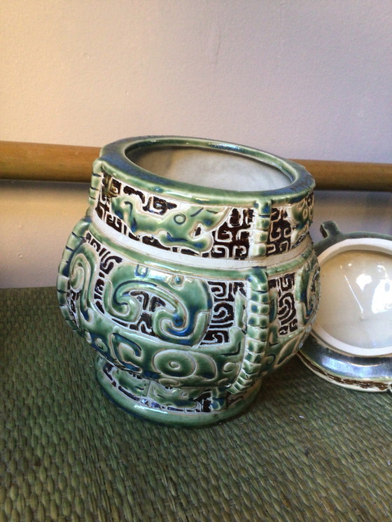 Image 1 of caja étnica antigua