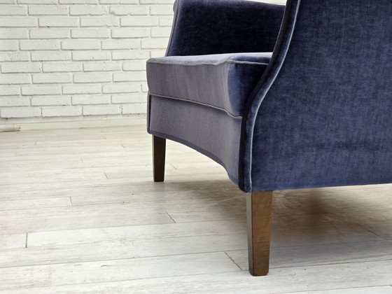 Image 1 of Sofá danés de 2 plazas de los años 60, terciopelo azul original para muebles, patas de madera de haya