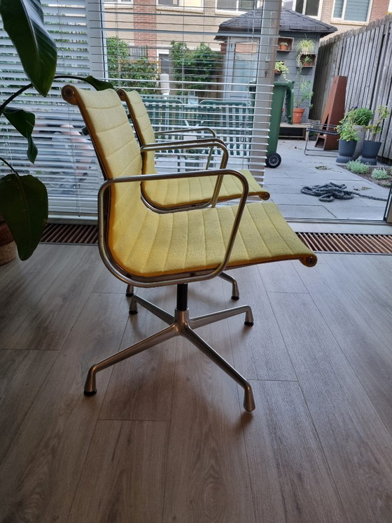 Image 1 of 2x Vitra Eames EA108 in Hopsakgelb
