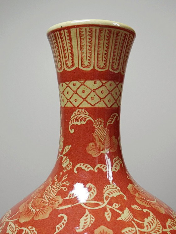 Image 1 of Chinese vase, 20th century, hand-painted ceramic, unusual shade of red
