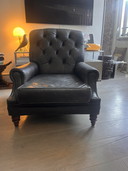 Poltrona da fumo Chesterfield vintage con poggiapiedi