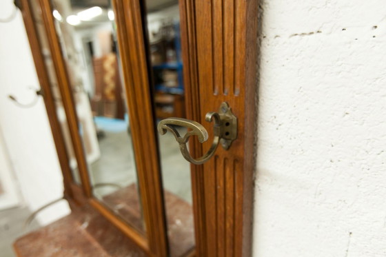 Image 1 of Vestiaire Napoléon III en noyer fin 19e, 3 miroirs, marbre