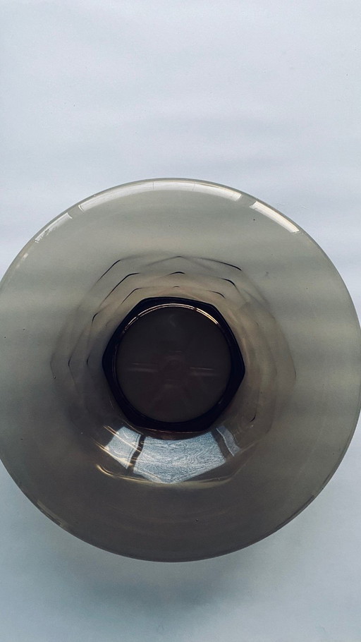 Geperste glazen schaal (Art Deco stijl)