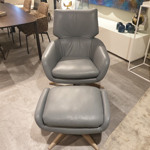 Sillón Leolux Lloyd Plus con reposapiés
