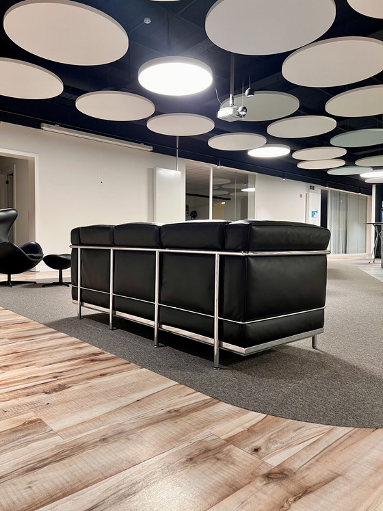 Image 1 of Cassina Corbusier LC2 3 posti