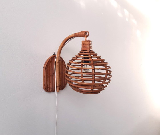 Image 1 of Prachtige vintage rotan wandlamp, mcm bedlampje rattan