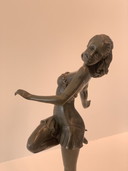 Estatua de bronce de Bruno Zach