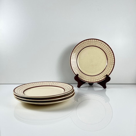 Image 1 of 4 Plato llano Longchamp modelo "Colmar