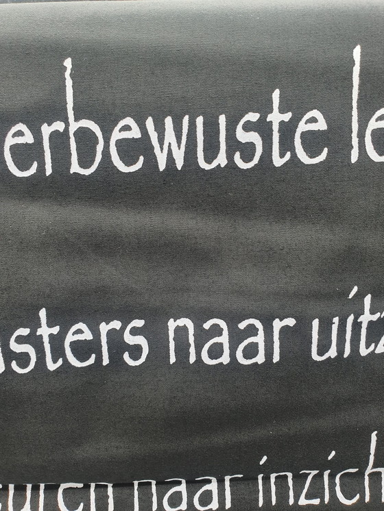 Image 1 of Een Unieke Wanddecoratie of Meditatiebanner, Met een Levensbeschouwelijke Uitspraak