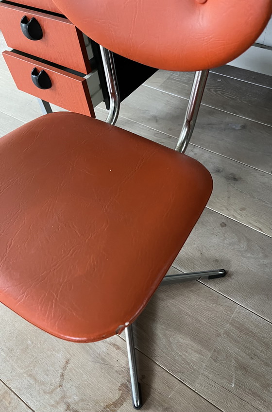 Image 1 of Escritorio con silla años 60 naranja retro