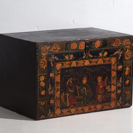 Baule antico dipinto in legno di pino – Cina, circa 1900 – Oggetti decorativi, Iron (photo 4 of 40)