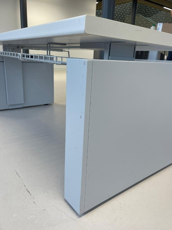 Image 1 of scrivania regolabile in altezza