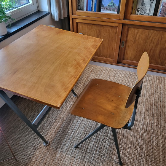 Image 1 of Table et chaise d'architecte Friso Kramer