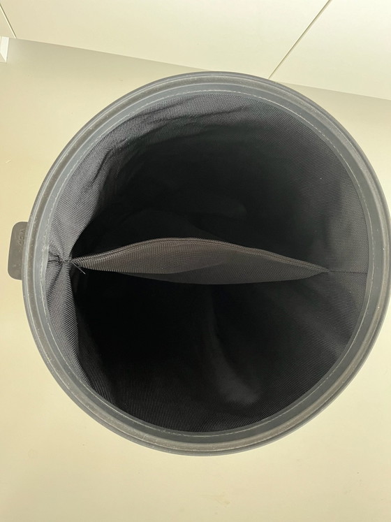 Vipp 441 Wäschekorb Weiß, Dekorative Objekte, Gummi, Stoff, Schwarz (Foto 4 von 8)