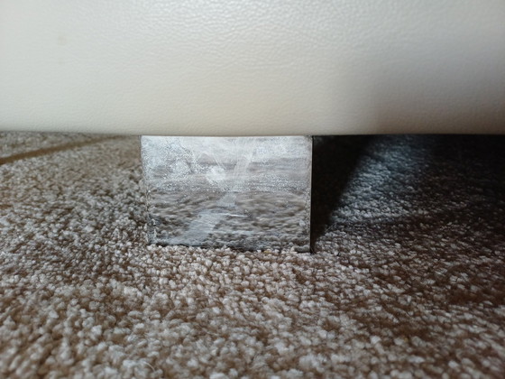 Image 1 of Sofá de cuero blanco con chaise longue