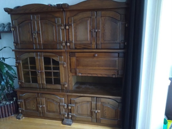 Image 1 of Houten kastenwand met glaskast en klepkast