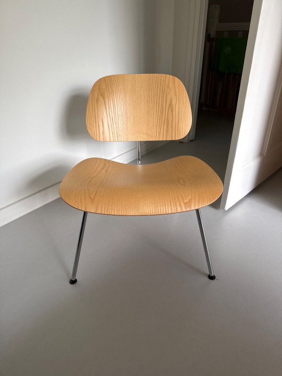 1x Vitra LCM Silla Lounge – Sillas auxiliares, Iron, Wood (photo 2 of 11)