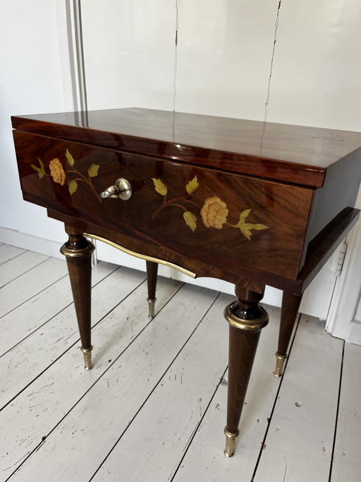 Vintage marqueterie naaikastje / bijzettafel in Louis XVI-stijl