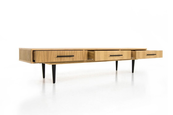 Image 1 of Buffet bas en chêne 3 tiroirs - L01