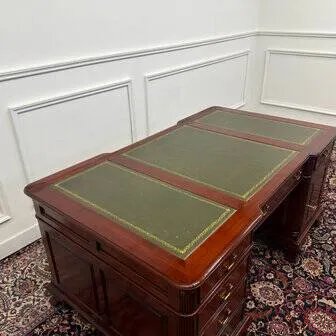 Scrivania da partner inglese classica in pelle verde, Scrivanie, Legno, Chesterfield (foto 16 di 20)