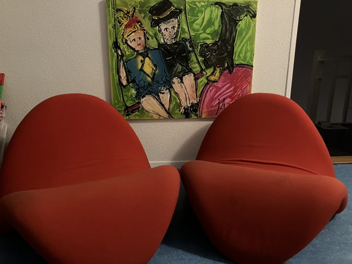 2 rode tongstoelen Pierre Paulin