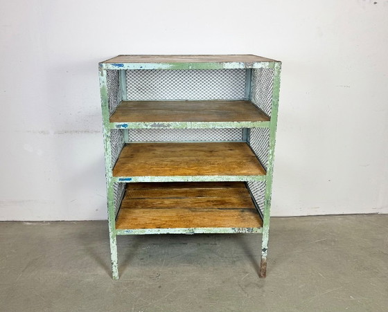 Image 1 of Estantería industrial verde, década de 1960
