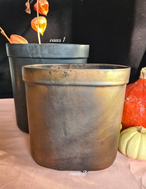 Image 1 of Ecri Living- Masters of Clay – handmade vase no. 01- oval.