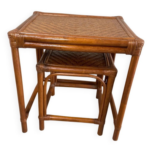 Ensemble de tables gigognes en rotin