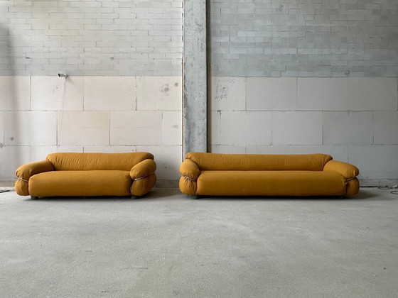 Image 1 of Sesann Gelbes Bouclé-3-Sitzer-Sofa von Gianfranco Frattini für Cassina