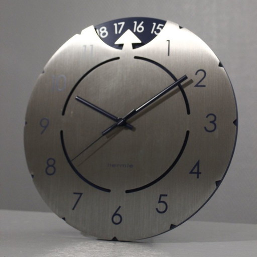Orologio da parete Hermle vintage con datario in design postmoderno in alluminio, anni '80