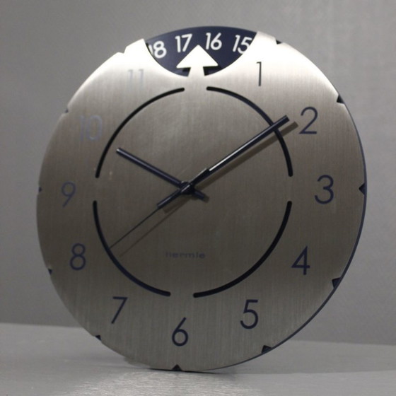 Image 1 of Orologio da parete Hermle vintage con datario in design postmoderno in alluminio, anni '80