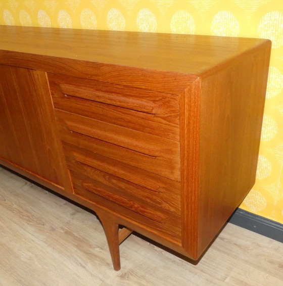 Image 1 of Credenza in teak di Ib Kofod-Larsen per Faarup Møbelfabrik Divisorio per ambienti indipendente del 1960 Porte a tamburo