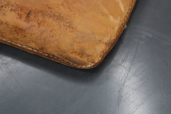 Image 1 of 1930er Jahre Tschechoslowakische dicke Leder-Turnmatte, patiniert