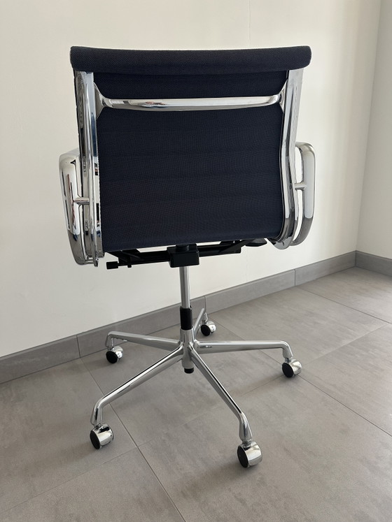Image 1 of Vitra EA 117 bureaustoel