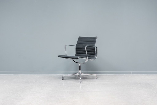 Sedia da riunione Eames EA107, 20x