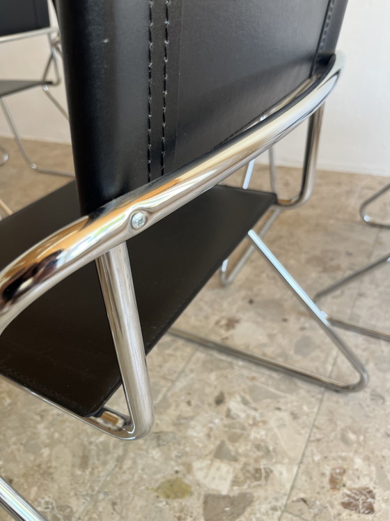 Image 1 of 6 vintage chromen eetkamerstoelen, Bauhaus-stijl, jaren 80!