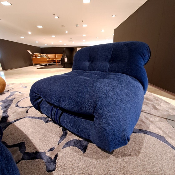 Image 1 of Fauteuil Cassina Soriana avec repose-pieds