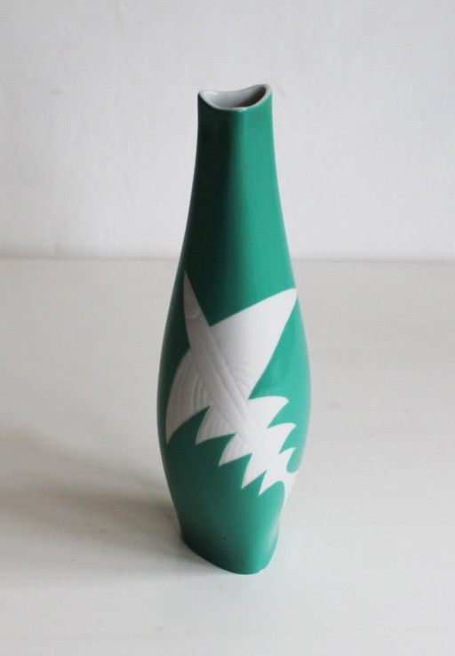 Grüne Keramikvase aus den 1960er Jahren von Jaroslav Jezek für Royal Dux