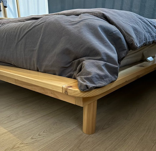Stijlvol Kano platformbed van MADE – 160 × 200 cm